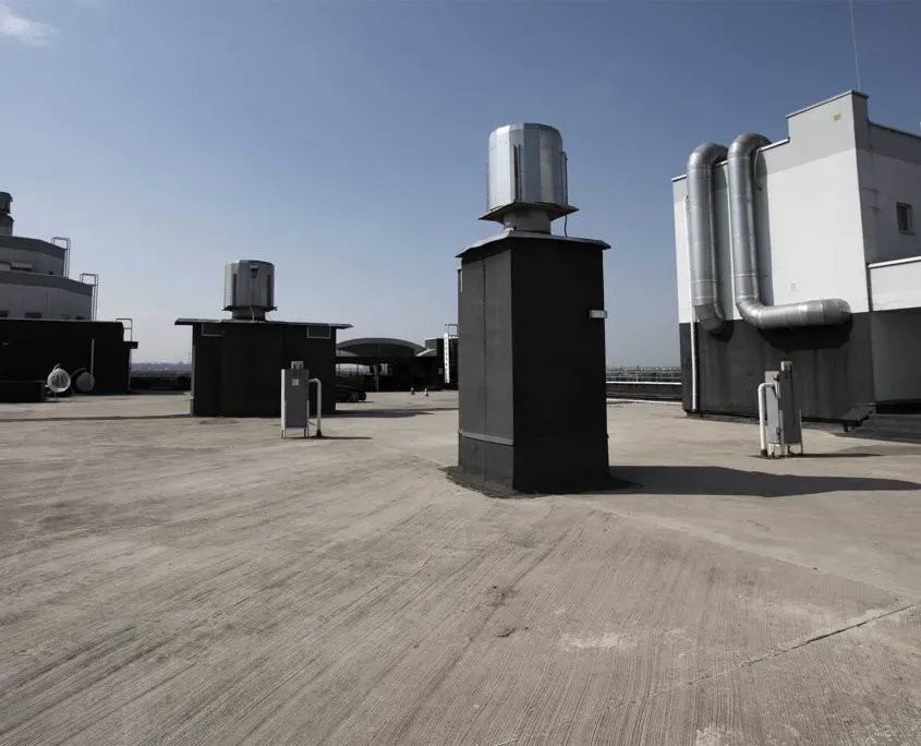 How to know what type of roofing works best for your commercial building August Blog 1