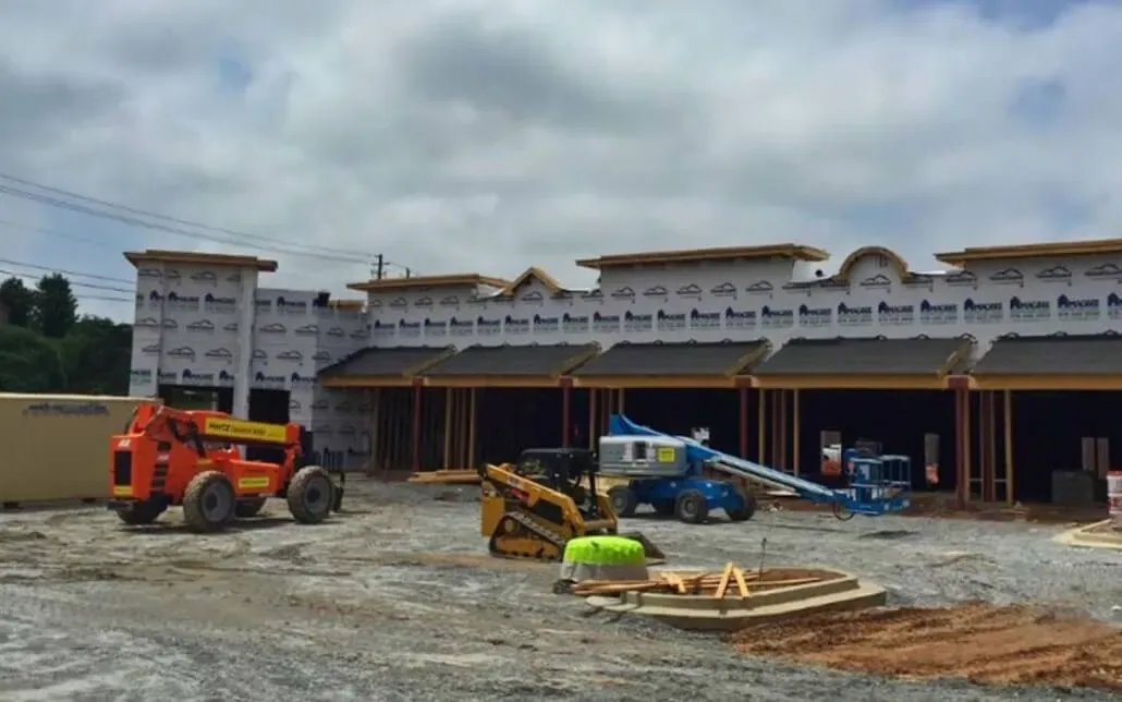 NewImageRoof_Front view of commercial building