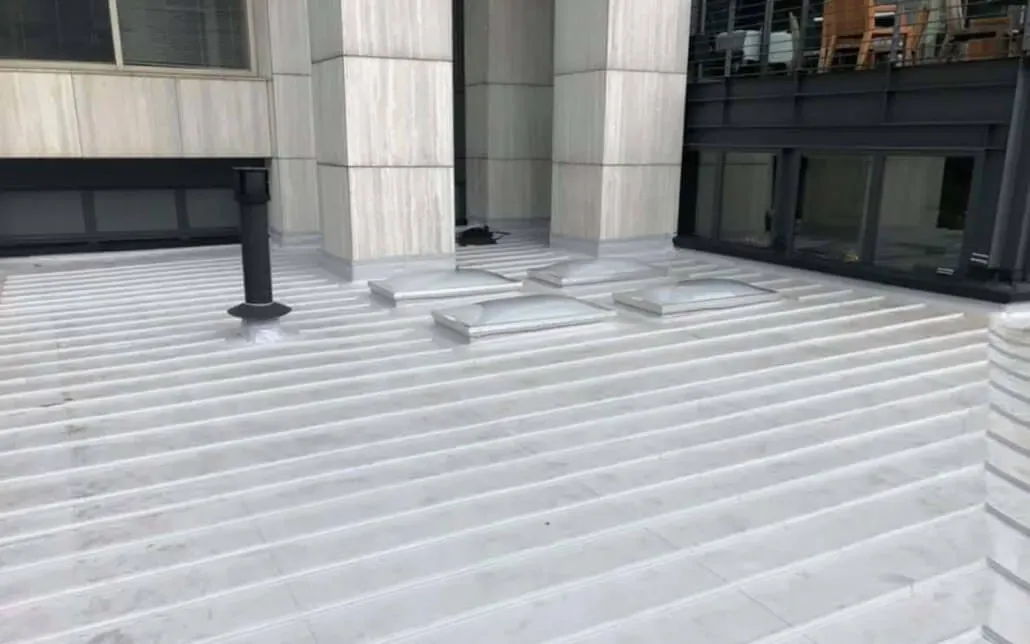 NewImageRoof_White and grey commercial roof