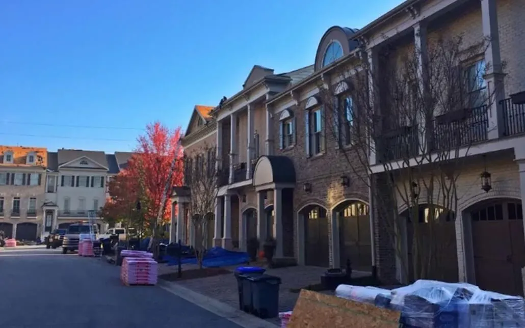 NewImageRoof_apartment complexs getting roof work