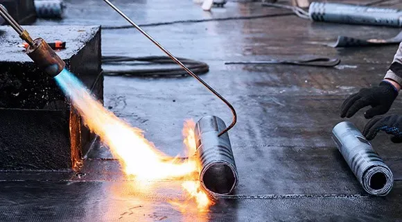 commercial roof installation hot tar