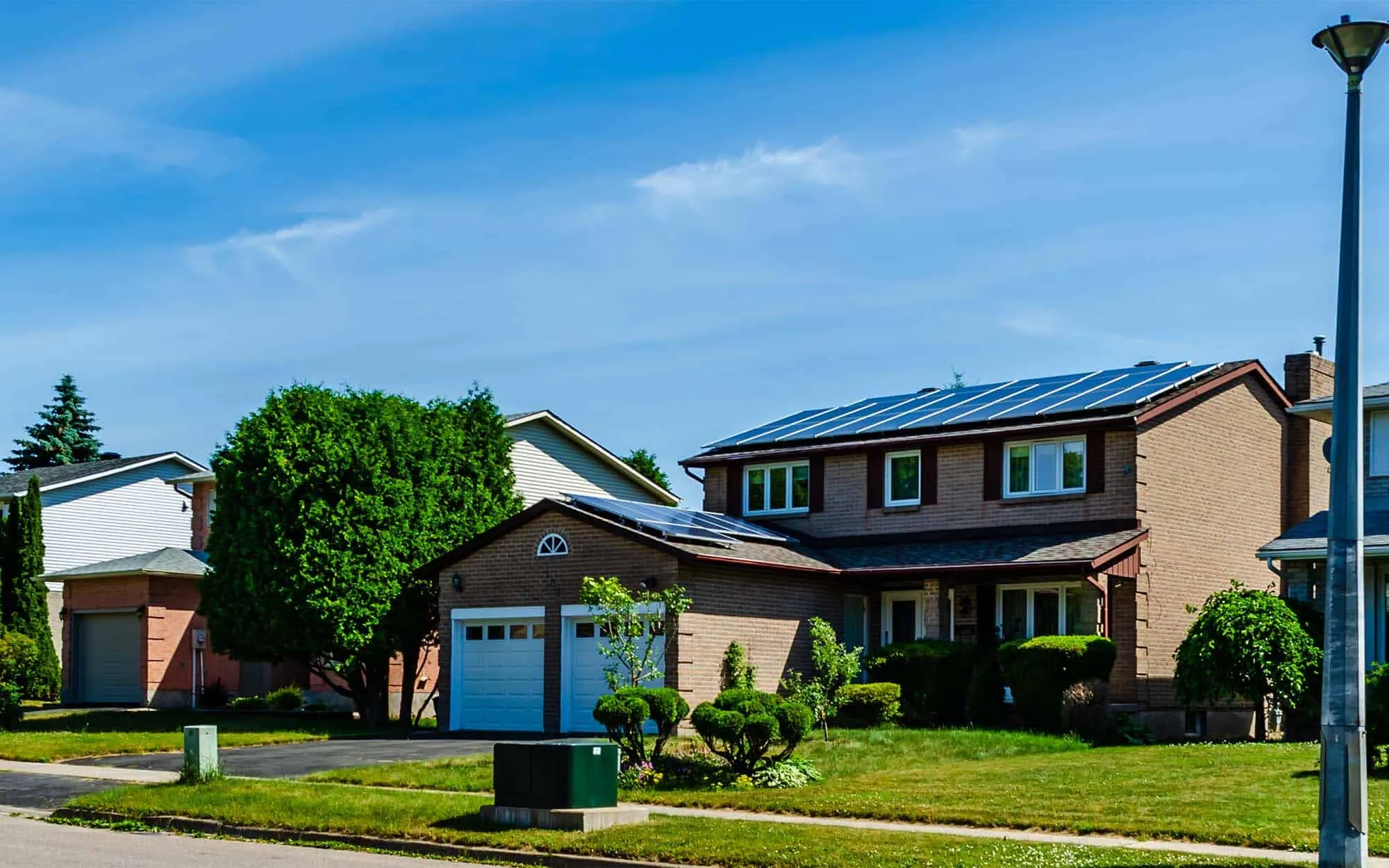 Professional roofing image